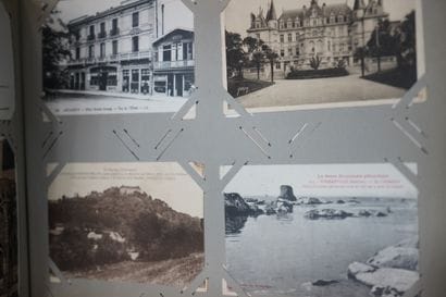 Réunion de cartes postales anciennes dont...