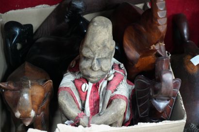 Réunion de sculptures animalière en bois...