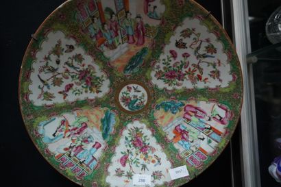 Plat circulaire en porcelaine émaillée à...