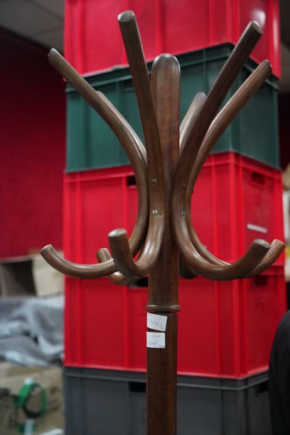 Porte-manteau en bois teinté moderne et une...