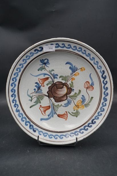 Vron, plat circulaire en faïence émaillée...