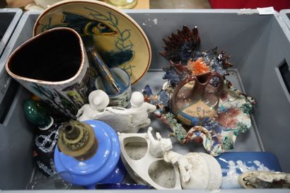 Réunion de céramiques dont vases de René...