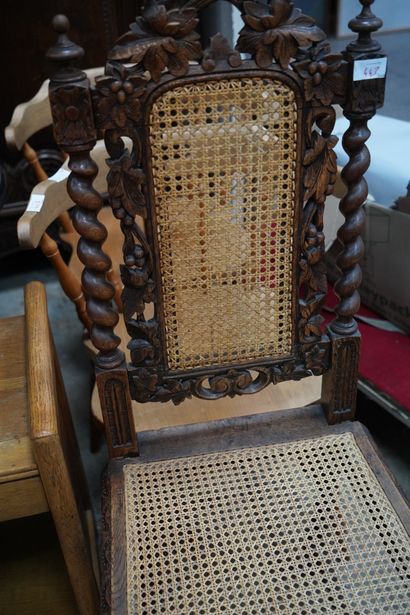 Réunion de mobilier en bois naturel comprenant...