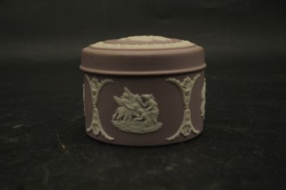 WEDGWOOD. Petite boîte en grès fin teinté...