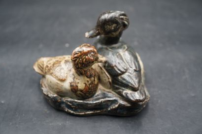 Royal Copenhagen. Groupe en porcelaine émaillée...