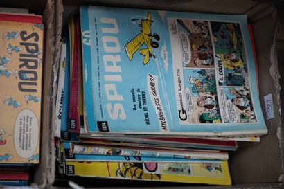 Réunion de nombreuses revues Spirou. 4 cartons....