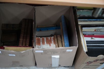 Réunion de catalogues de vente et livres...