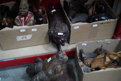 Réunion de sculptures animalière en bois...