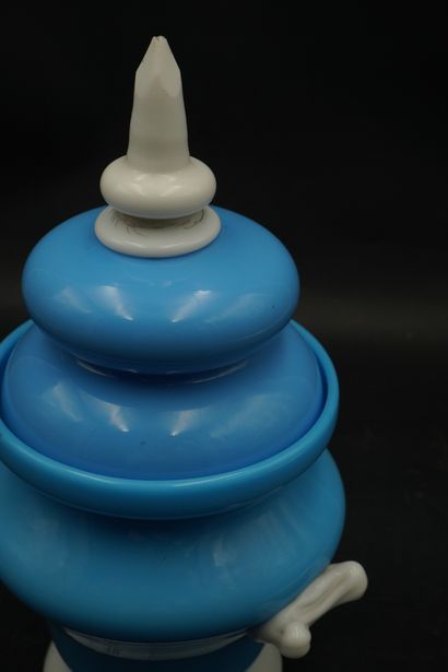 Sars-Poterie, attribué à, drageoir en verre...