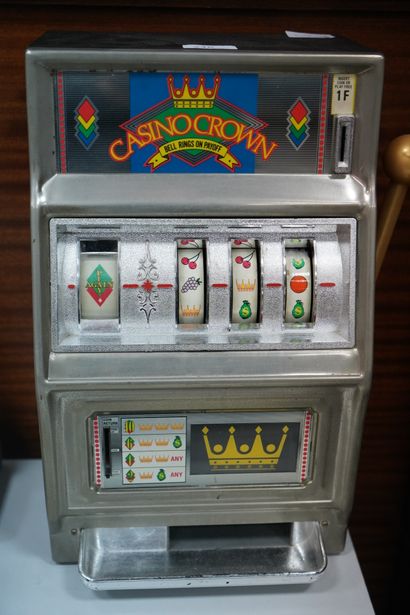 Machine à sous CASINO CROWN en métal et plastique....