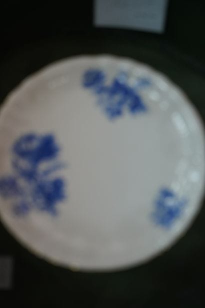 LIMOGES, partie de service de table en porcelaine...