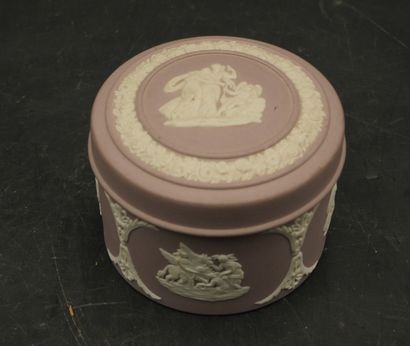 WEDGWOOD. Petite boîte en grès fin teinté...