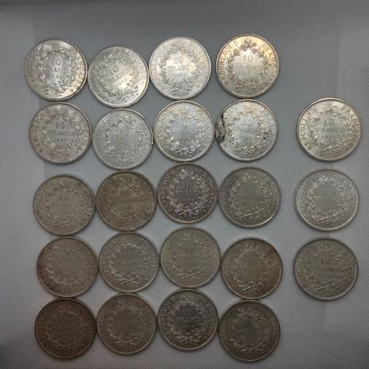 Réunion de pièces en argent 10 francs
Poids...