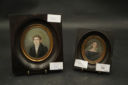 ECOLE DU XIXE siècle. Deux miniatures figurant...