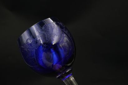 SAINT LOUIS, suite de neuf verres à pied...