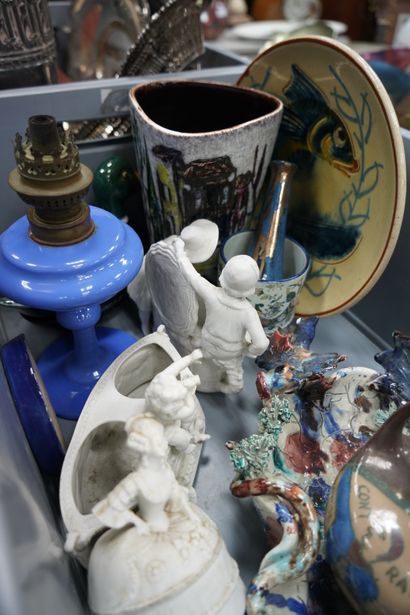 Réunion de céramiques dont vases de René...