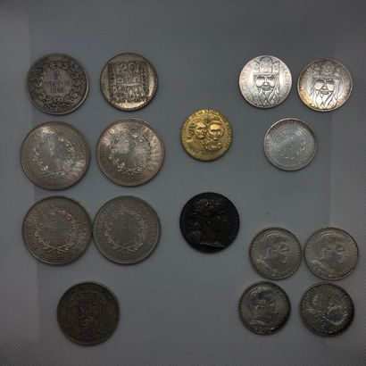 Réunion de pièces en argent.
Poids net total...