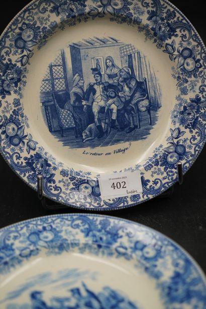 NYON, suite de trois assiettesà décor imprimé...