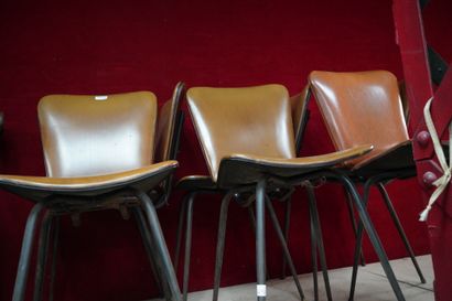 Dans le goût de Roger BRETON
Suite de 6 chaises...
