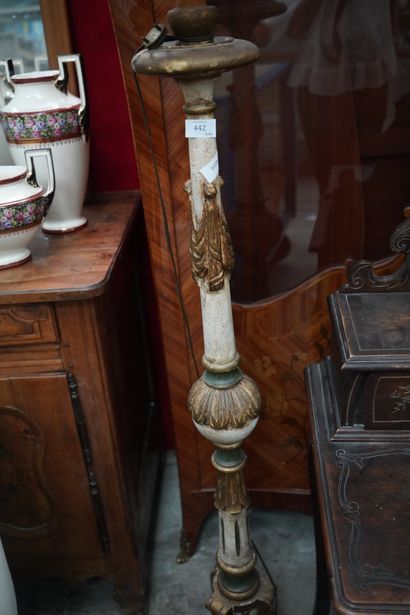 Lampadaire en bois et composition doré et...