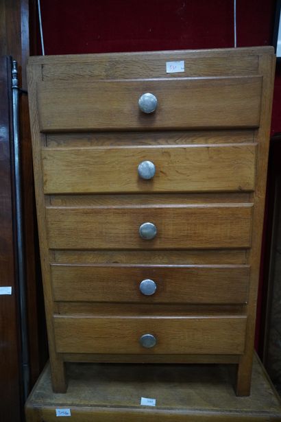 Deux commodes en bois de placage. C. 1950....