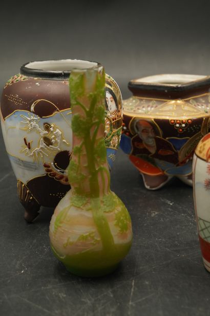 Petits vases en faïence de Satsuma, vase...
