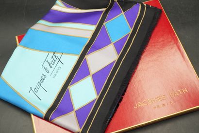 Réunion de foulards, dont Pierre Cardin ;...