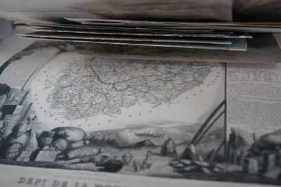 Réunion d'aquarelles, peintures sur panneaux...