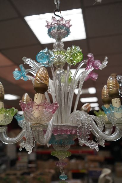 MURANO. Petit lustre en verre teinté bleu,...