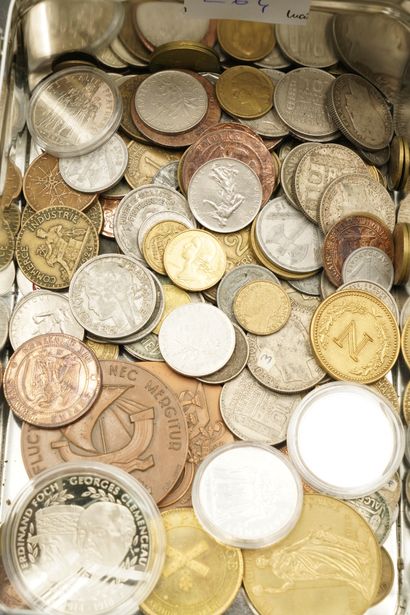 Réunion de billets anciens, France et étranger,...