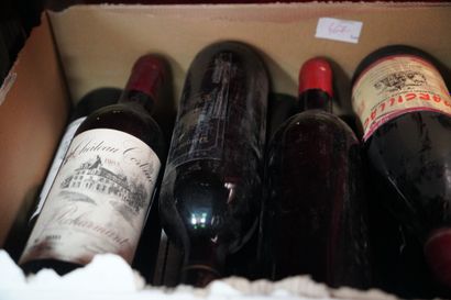 Réunion de bouteilles de vin. En l'état....