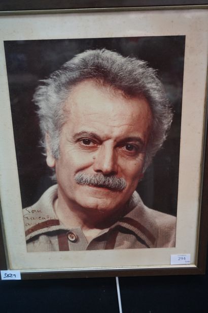 Photographie en couleurs de Georges Brassens...