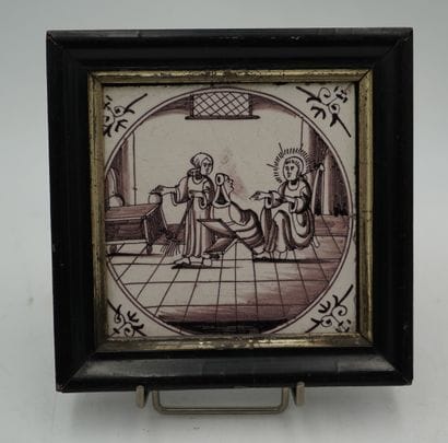 DELFT, trois carreaux de céramiques émaillée...