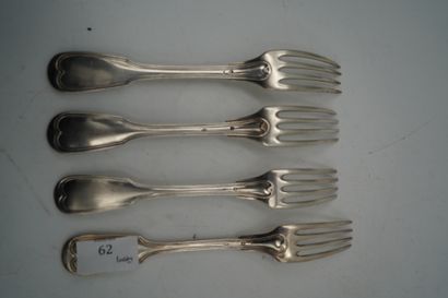 Quatre fourchettes en argent, modèle filet...