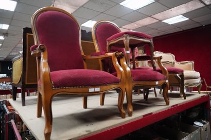 Deux fauteuils Voltaire, deux tabourets et...