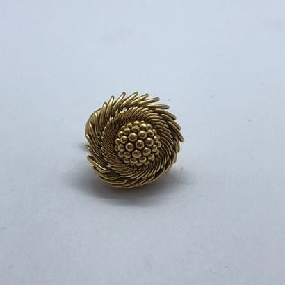 VAN CLEEF ARPELS
Un clip d'oreille en or...