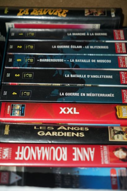 Réunion de livres, cassettes, CD, livres...