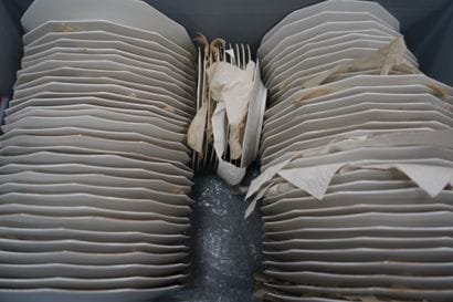 LIMOGES
Partie de service de table en porcelaine...