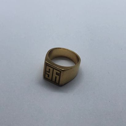 Bague chevalière en or 18K monogrammée 