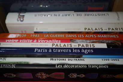 Réunion de livres reliés, brochés dont Porcelaine...