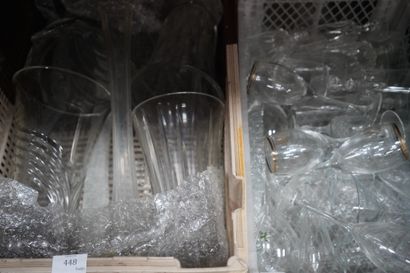 Réunion de verrerie dont verres, vases, en...