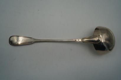 Louche en argent, chiffrée, modèle filet...