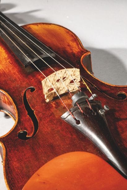 VIOLON. 
École de Vienne fait vers 1770-1780,...