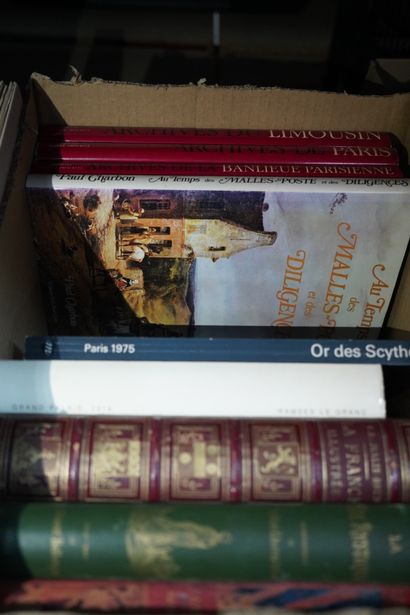 Réunion de livres reliés, brochés dont Porcelaine...