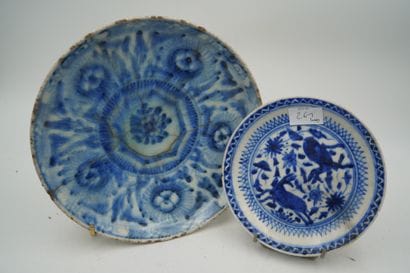 Johnston et Cie mi-porcelaine, plat ovale...