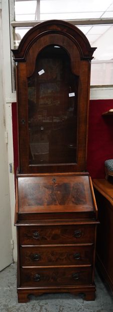 Secrétaire-bibliothèque en bois verni, la...