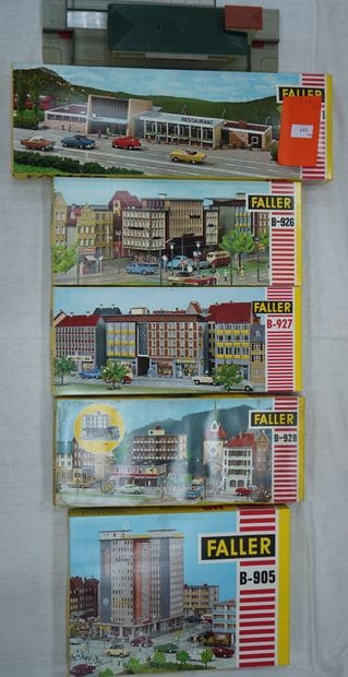 FALLER

Réunions de 6 éléments architecturaux...
