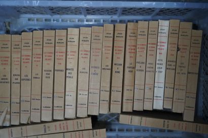 Réunion de livres, cassettes, CD, livres...