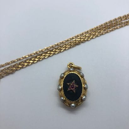 Pendentif porte-photo ovale en or 18K, serti...