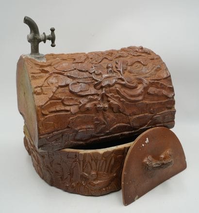 Perron Augoyard à Roanne, fontaine en grès...